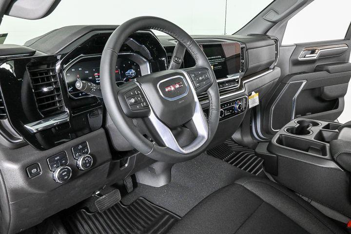 new 2024 GMC Sierra 1500 car, priced at $48,235