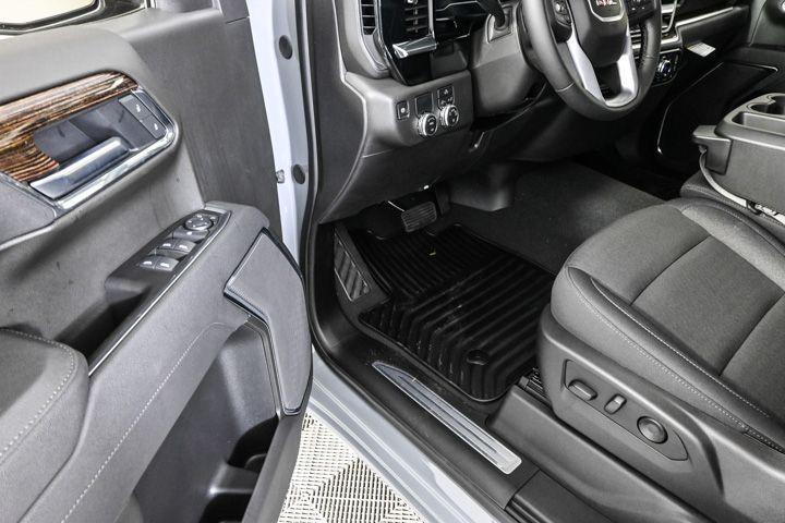 new 2025 GMC Sierra 1500 car, priced at $47,685