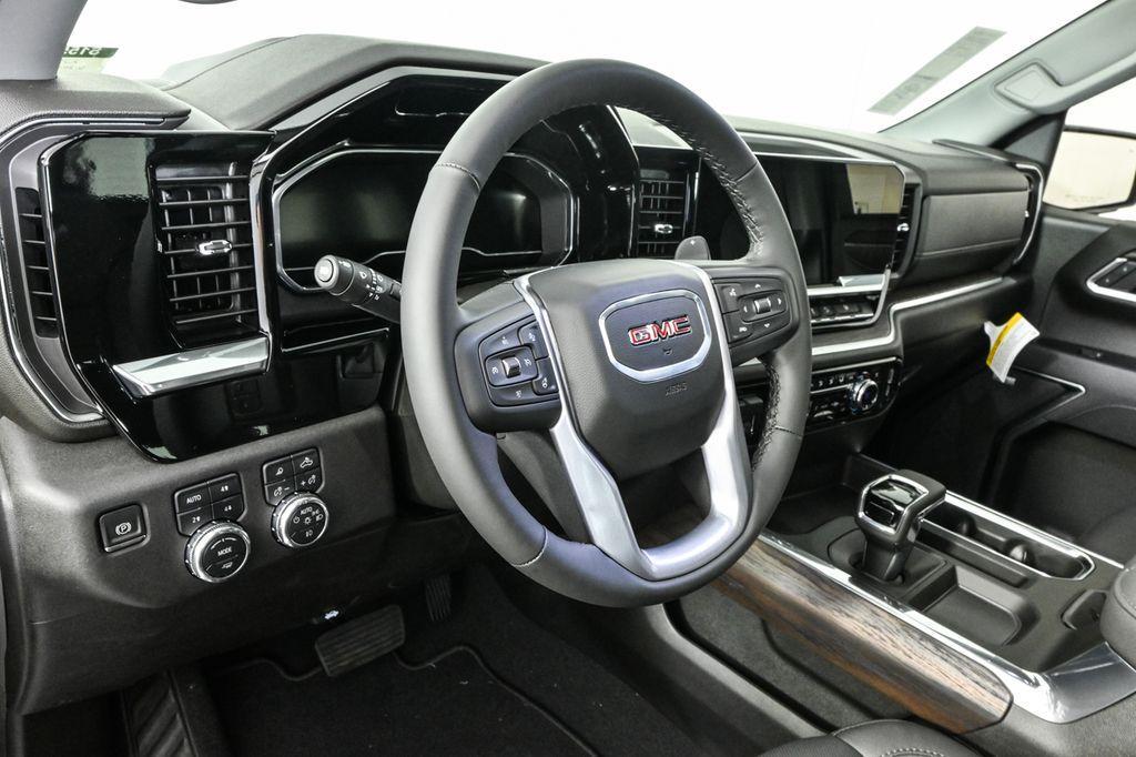 new 2025 GMC Sierra 1500 car, priced at $57,615