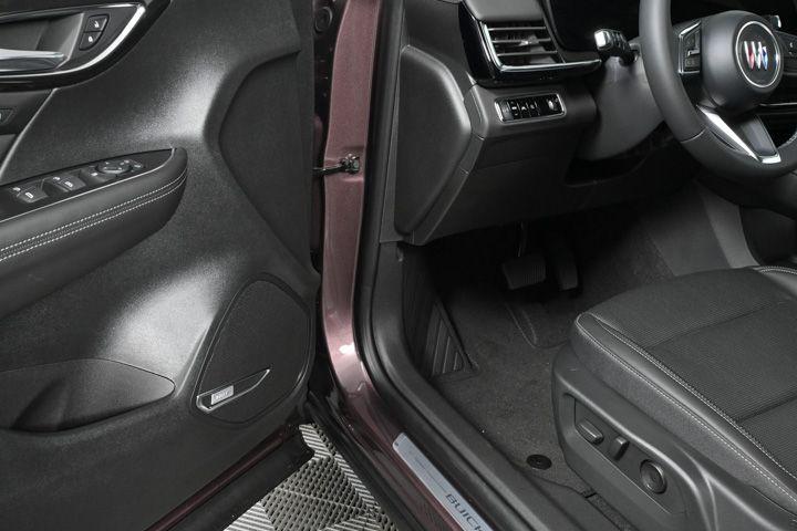 new 2025 Buick Envision car, priced at $34,390