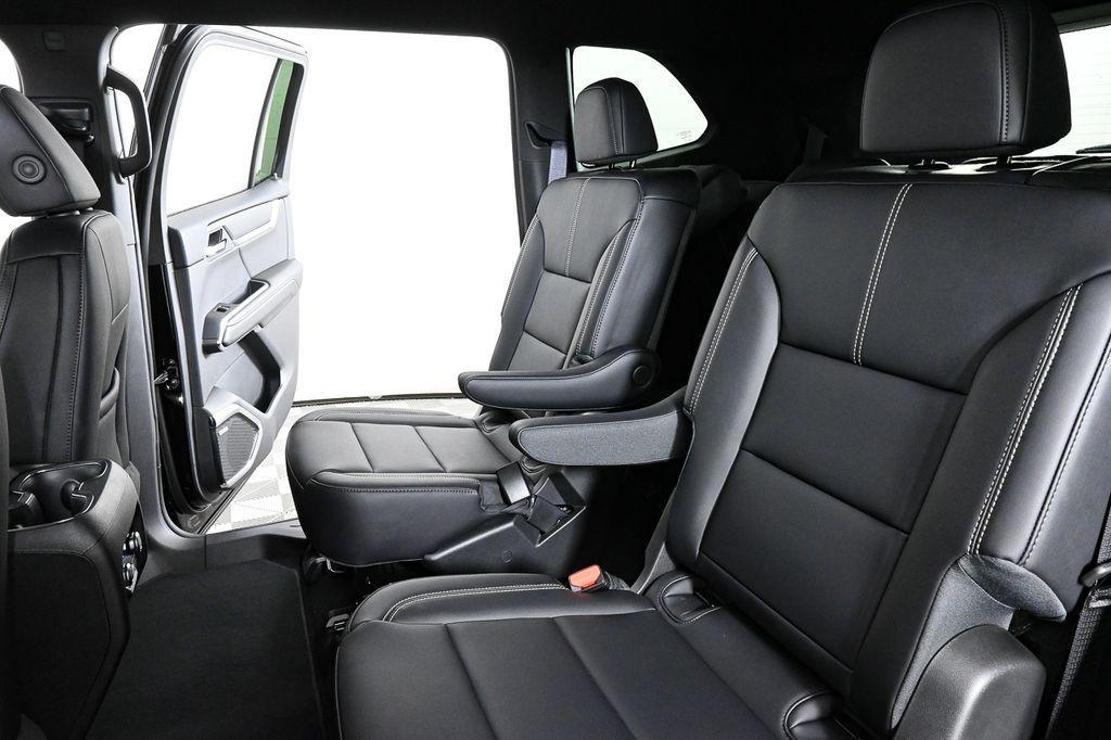 new 2025 GMC Acadia car, priced at $45,025