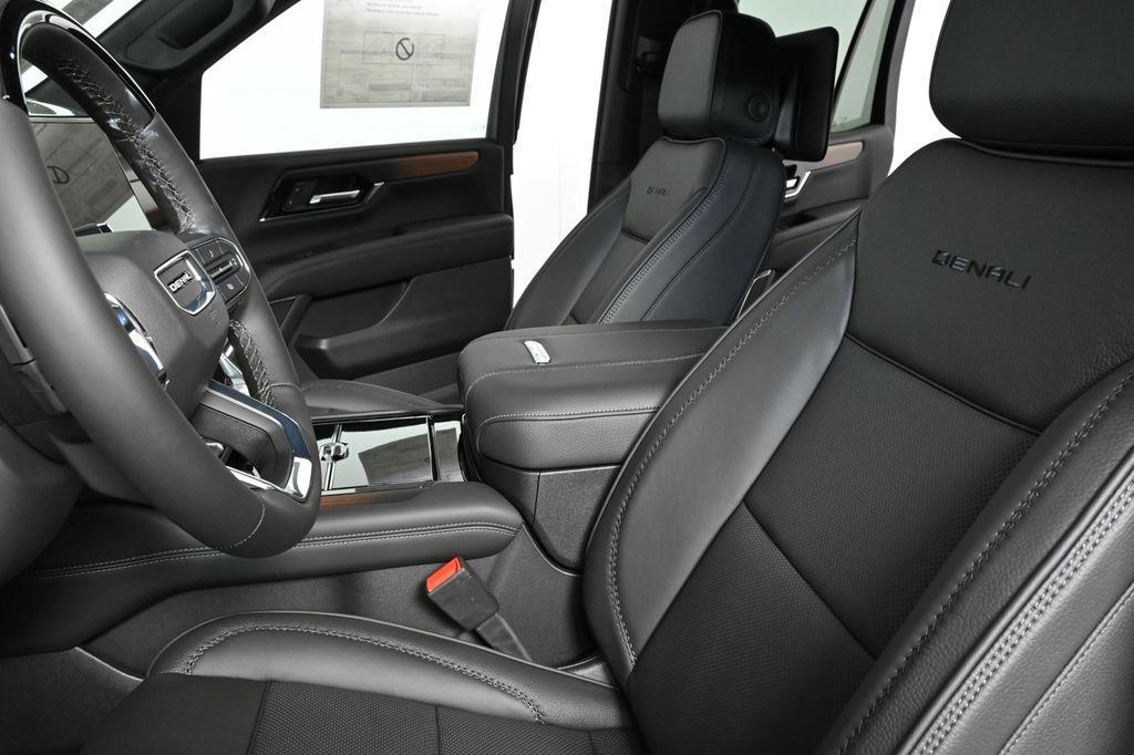 new 2025 GMC Yukon car, priced at $98,639