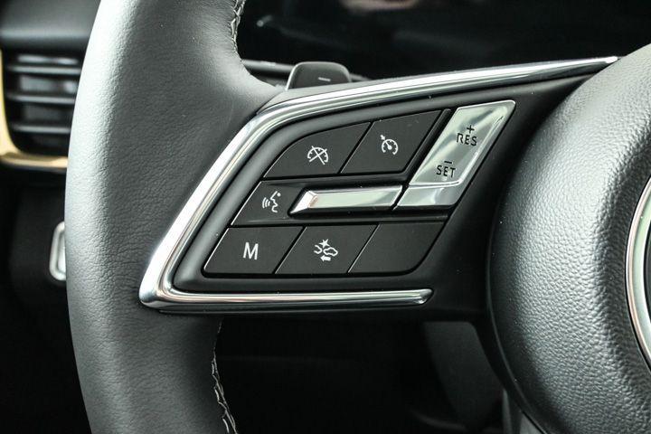 new 2025 Buick Envision car, priced at $44,095