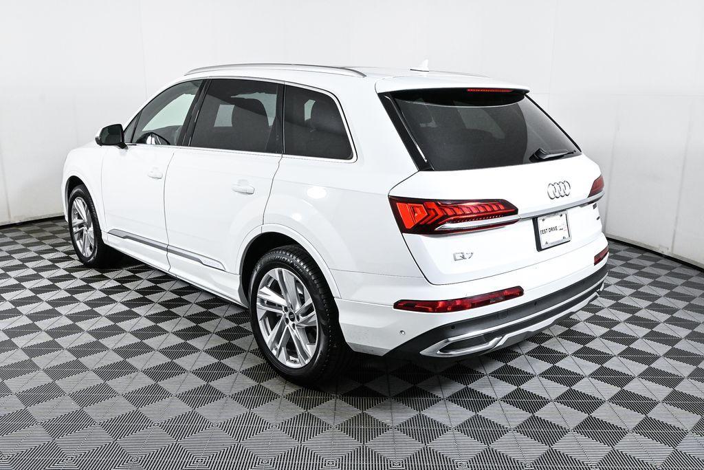 used 2024 Audi Q7 car, priced at $54,885