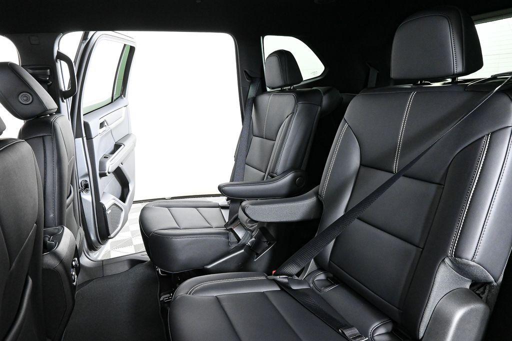 new 2025 GMC Acadia car, priced at $45,025