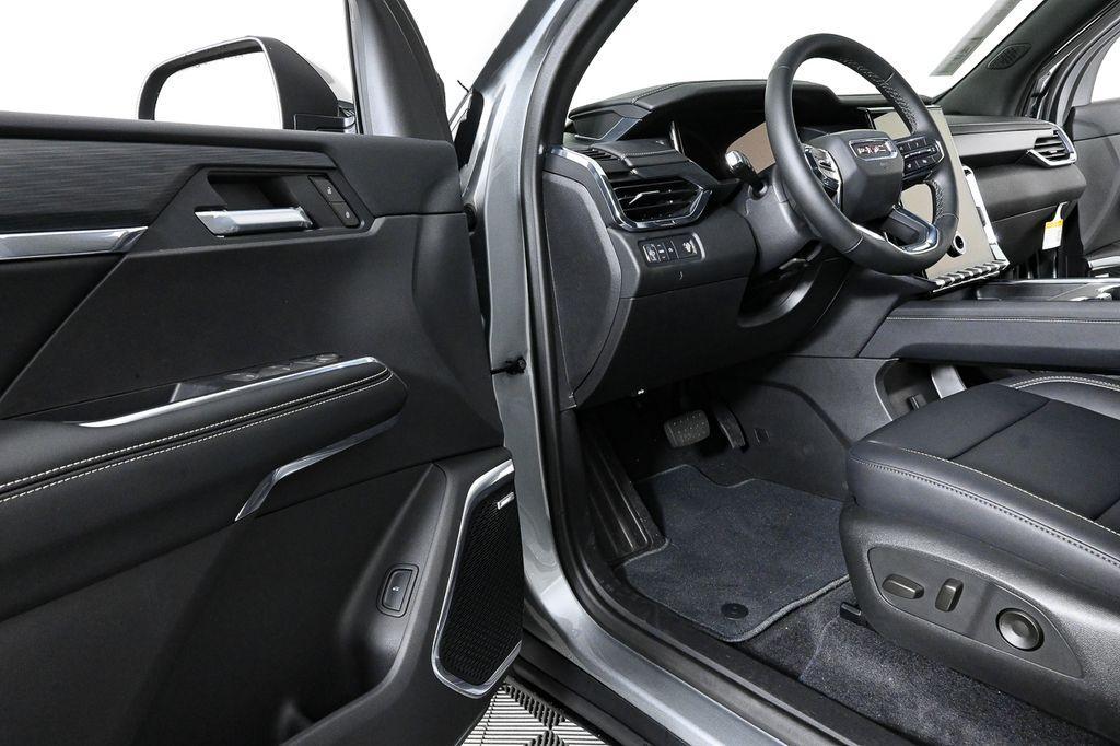 new 2025 GMC Acadia car, priced at $45,025