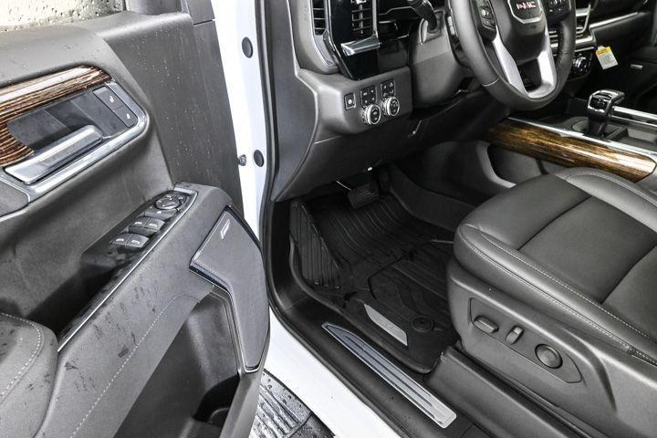 new 2025 GMC Sierra 1500 car, priced at $57,980
