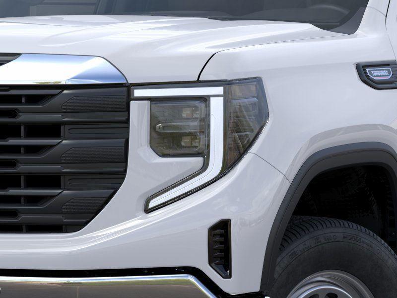 new 2025 GMC Sierra 1500 car, priced at $42,995