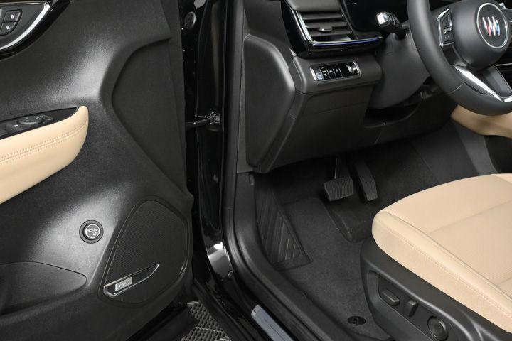 new 2025 Buick Envision car, priced at $35,740