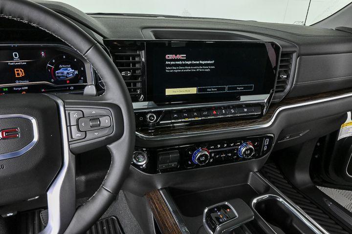 new 2025 GMC Sierra 1500 car, priced at $58,105