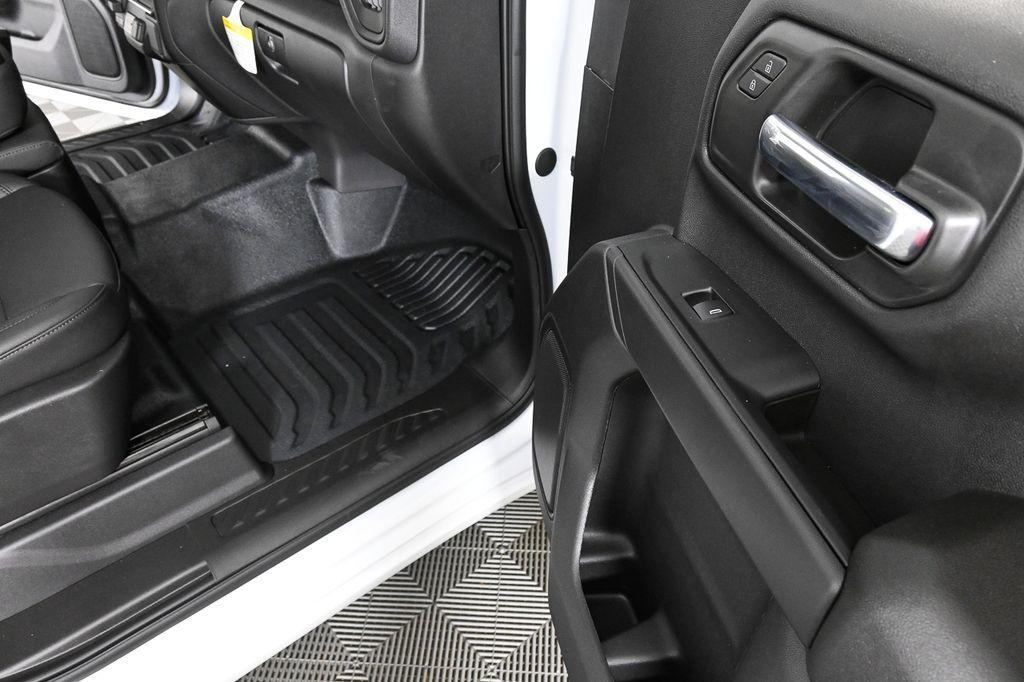 new 2025 GMC Sierra 1500 car, priced at $38,190