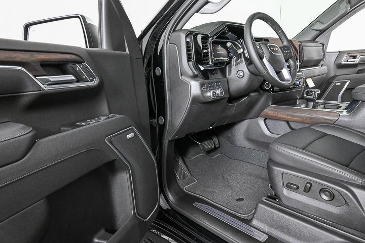 new 2025 GMC Sierra 1500 car, priced at $58,320