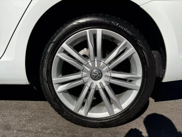 used 2015 Volkswagen Golf SportWagen car, priced at $10,990