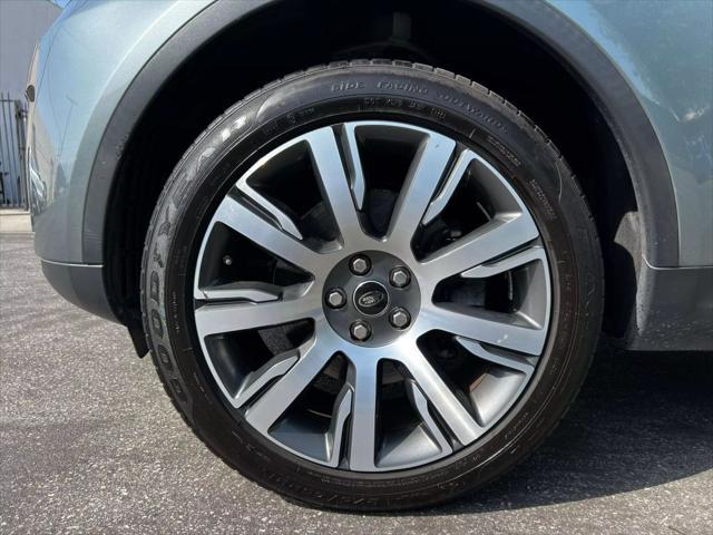 used 2017 Land Rover Discovery car, priced at $15,490