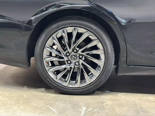 used 2024 Lexus ES 300h car, priced at $37,990