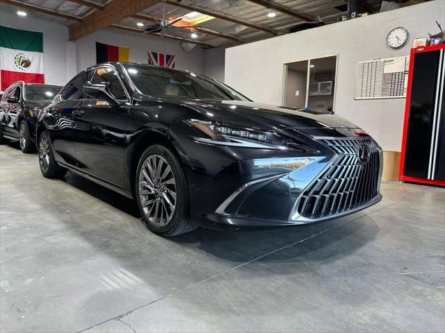 used 2024 Lexus ES 300h car, priced at $37,990
