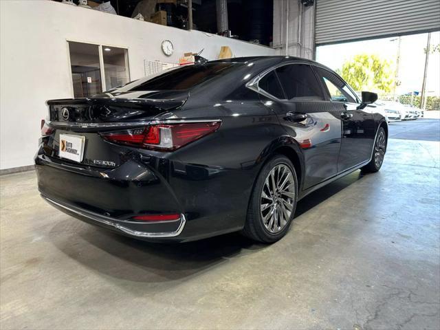 used 2024 Lexus ES 300h car, priced at $37,990