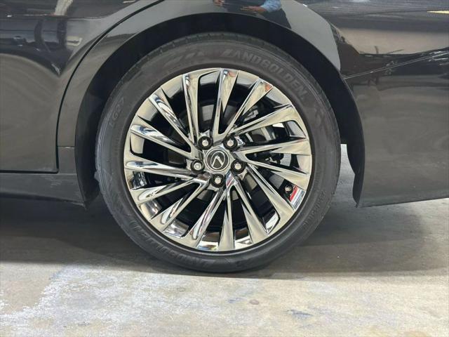 used 2024 Lexus ES 300h car, priced at $37,990