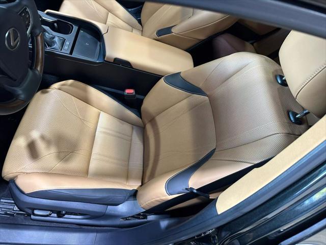 used 2024 Lexus ES 300h car, priced at $37,990