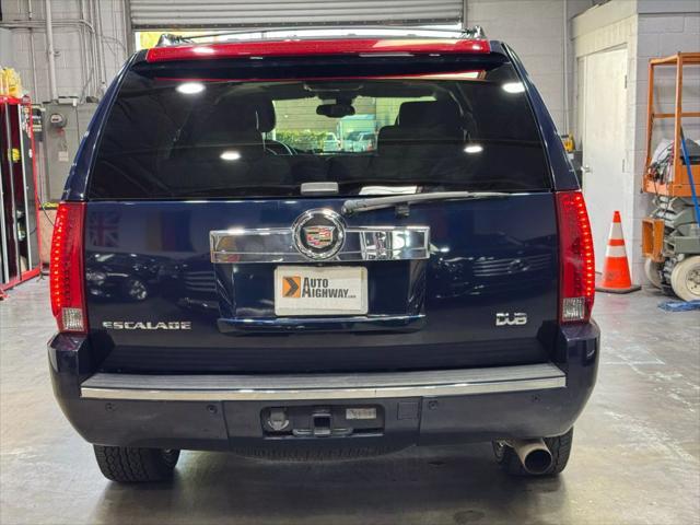 used 2007 Cadillac Escalade car, priced at $8,990