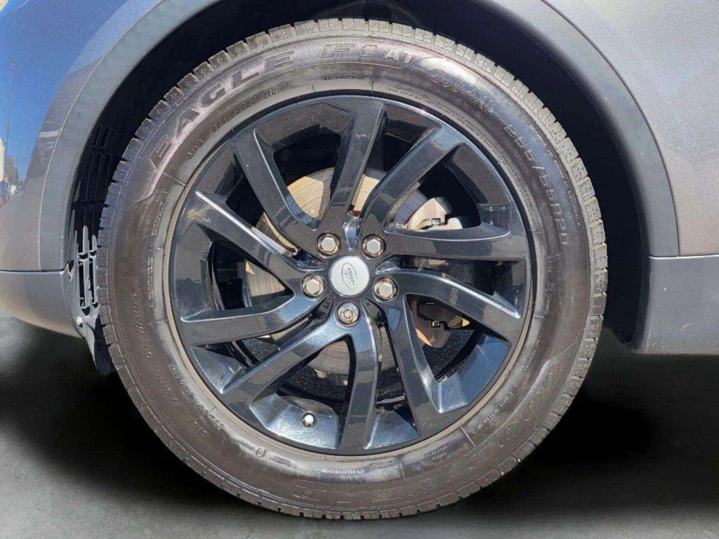 used 2018 Land Rover Discovery car, priced at $18,890