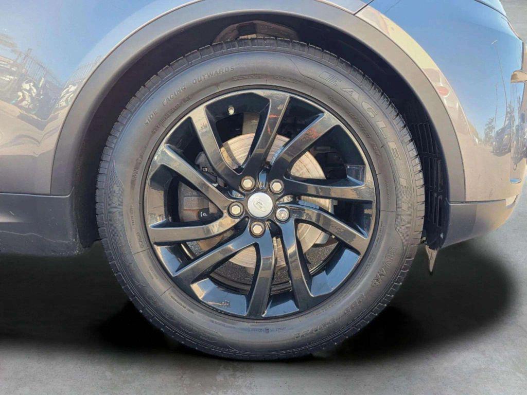 used 2018 Land Rover Discovery car, priced at $18,890