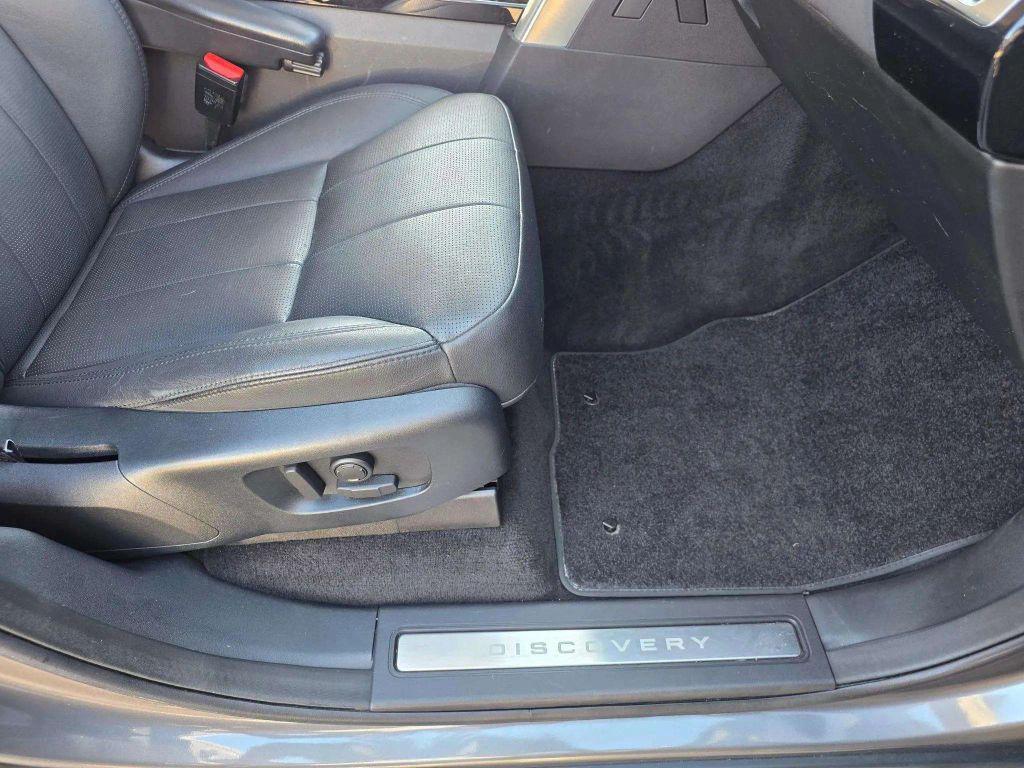 used 2018 Land Rover Discovery car, priced at $18,890