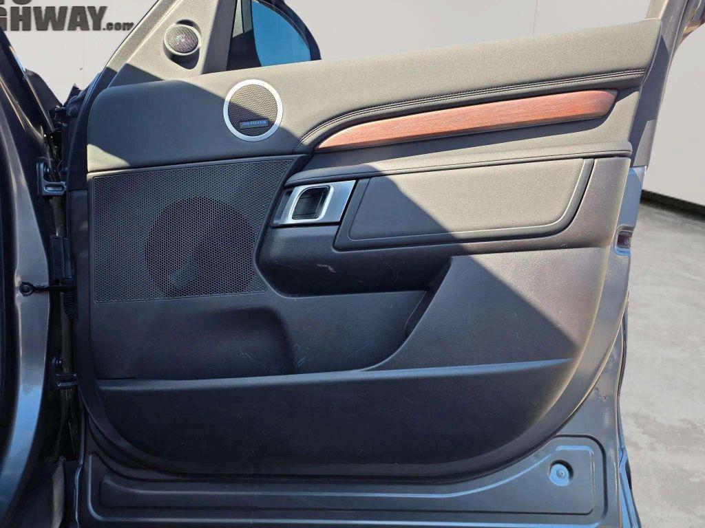 used 2018 Land Rover Discovery car, priced at $18,890