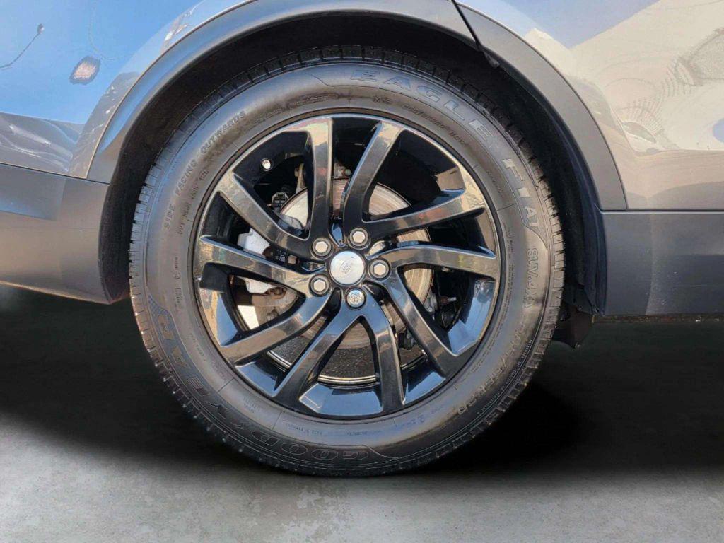 used 2018 Land Rover Discovery car, priced at $18,890