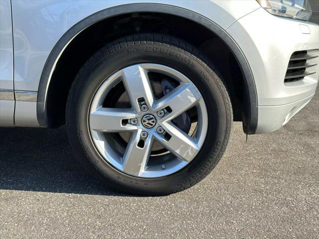 used 2014 Volkswagen Touareg car, priced at $10,990