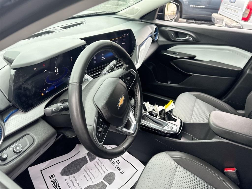 used 2024 Chevrolet Trax car