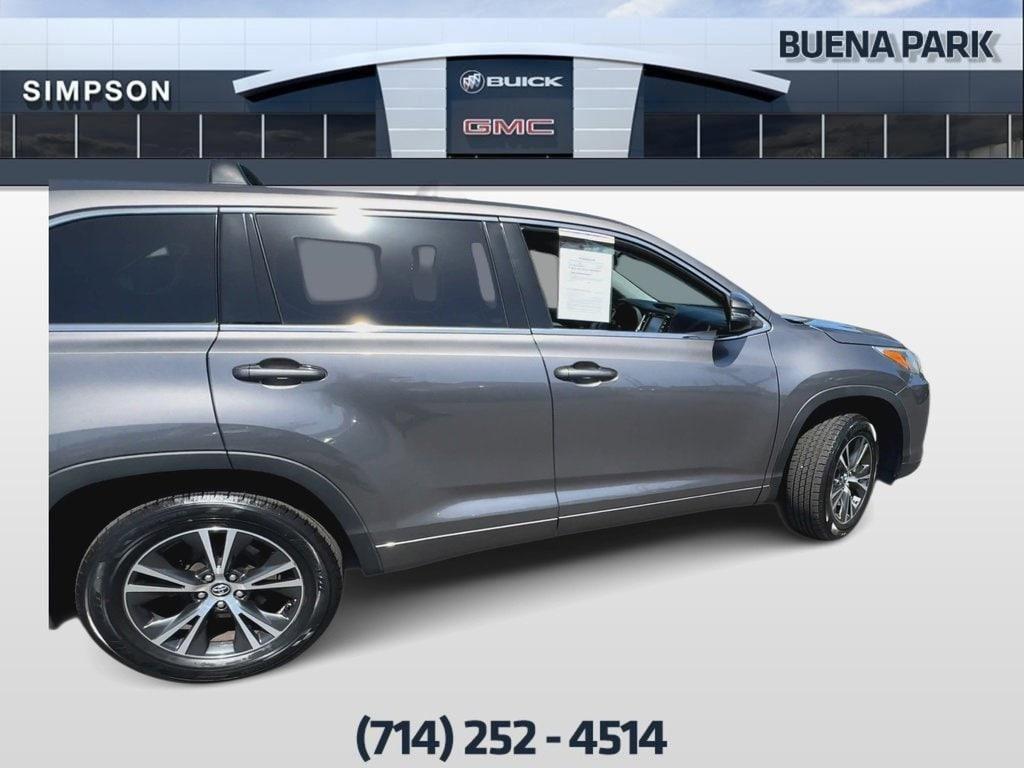 used 2018 Toyota Highlander car, priced at $21,995