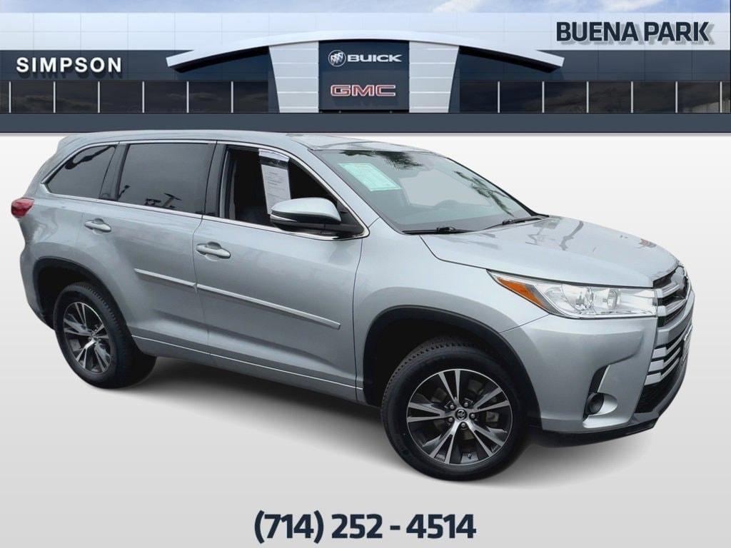 used 2018 Toyota Highlander car, priced at $22,995