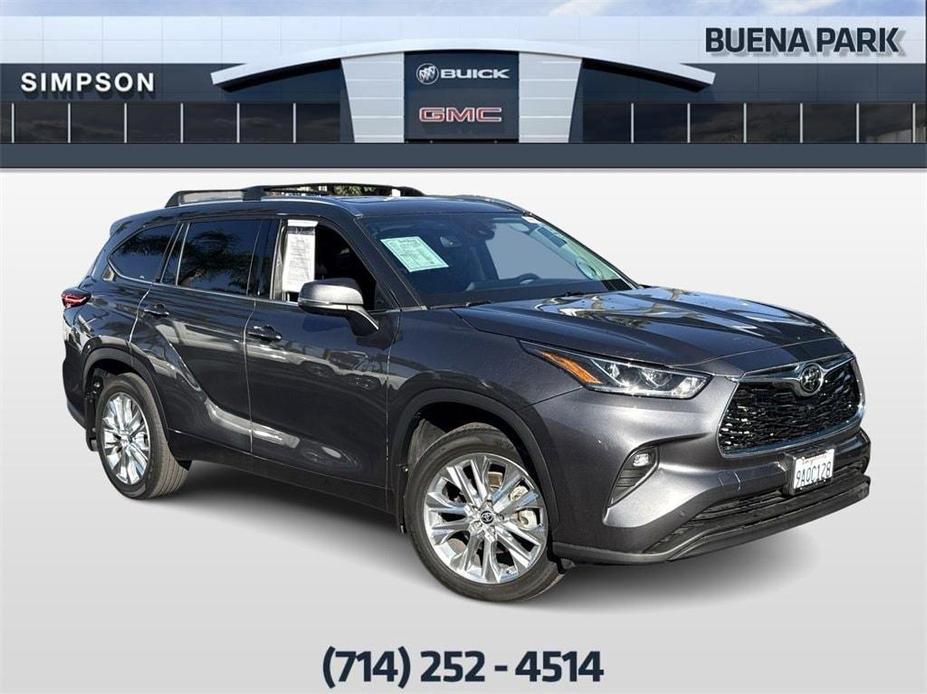 used 2022 Toyota Highlander car, priced at $38,995