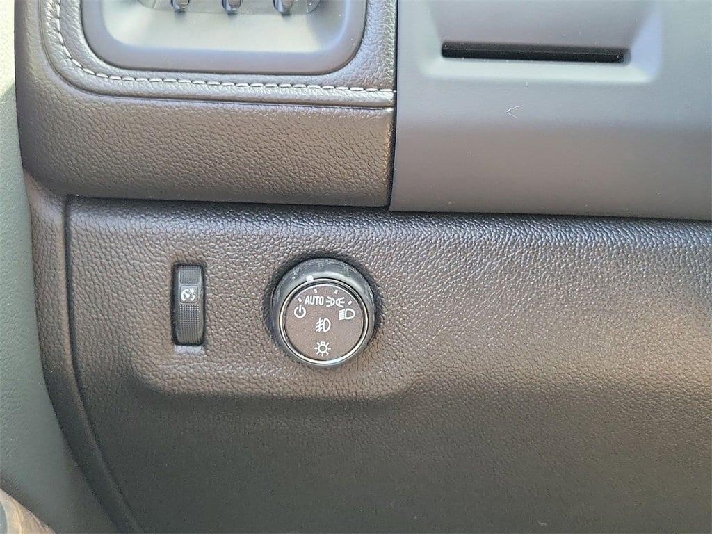 used 2022 GMC Canyon car, priced at $27,295