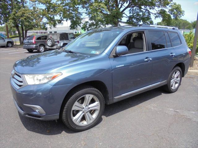 used 2013 Toyota Highlander car, priced at $15,688