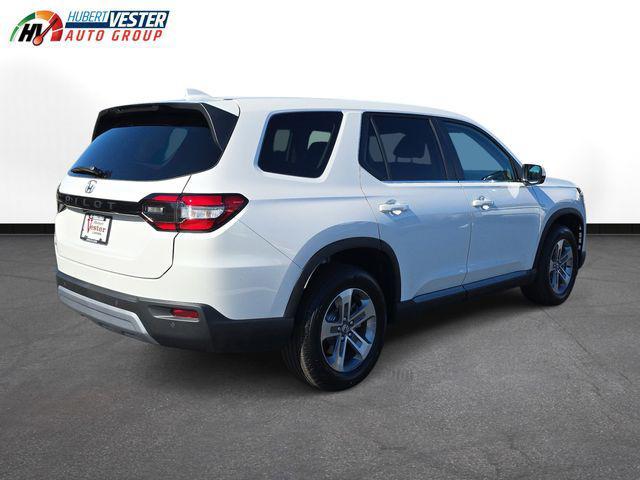 new 2025 Honda Pilot car, priced at $48,280