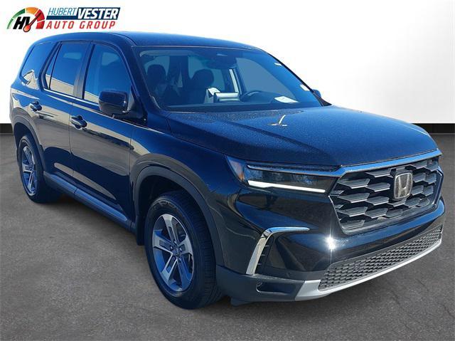 new 2025 Honda Pilot car, priced at $43,895