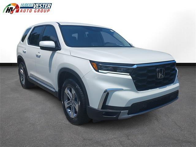 new 2025 Honda Pilot car, priced at $44,050