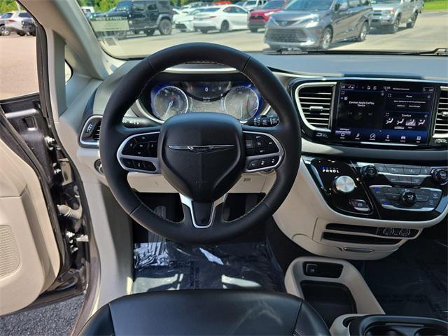 used 2023 Chrysler Pacifica car, priced at $23,731