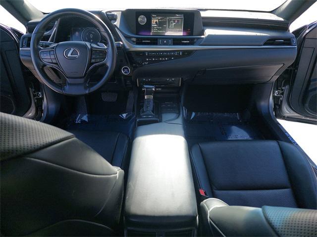 used 2019 Lexus ES 300h car, priced at $25,997