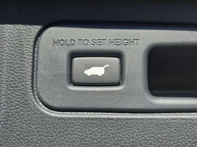 new 2025 Honda Pilot car, priced at $47,550