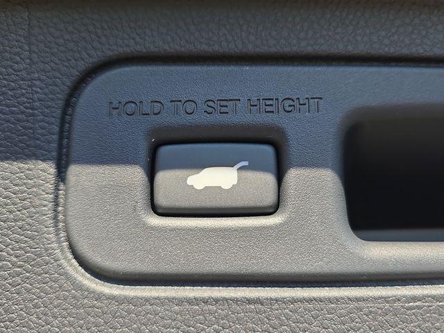 new 2025 Honda Pilot car, priced at $50,895