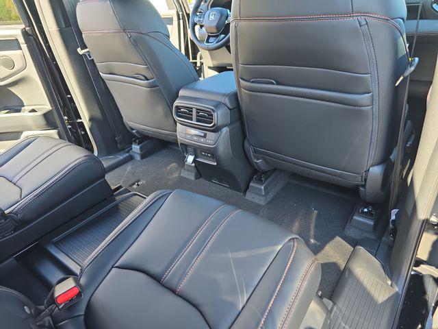 new 2025 Honda Pilot car, priced at $50,895