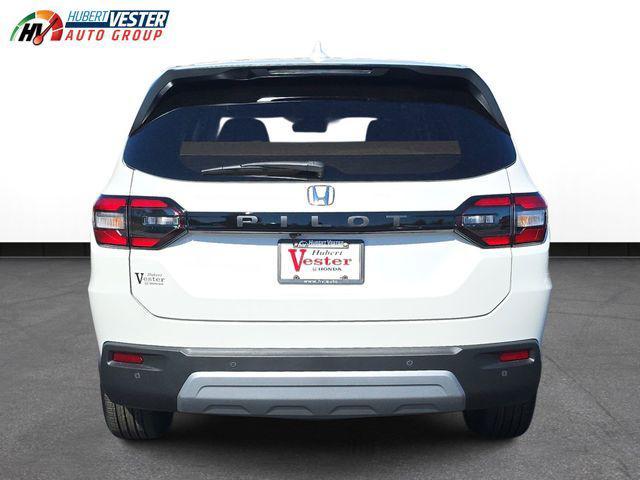new 2025 Honda Pilot car, priced at $45,450