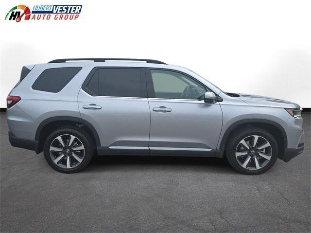 new 2025 Honda Pilot car, priced at $51,050