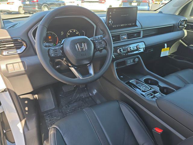 new 2025 Honda Pilot car, priced at $47,550