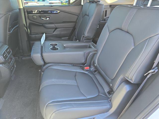 new 2025 Honda Pilot car, priced at $47,550