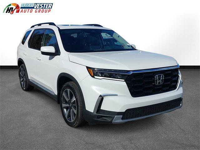 new 2025 Honda Pilot car, priced at $48,350