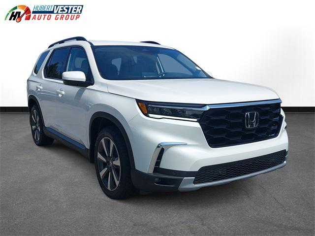 new 2025 Honda Pilot car, priced at $49,040